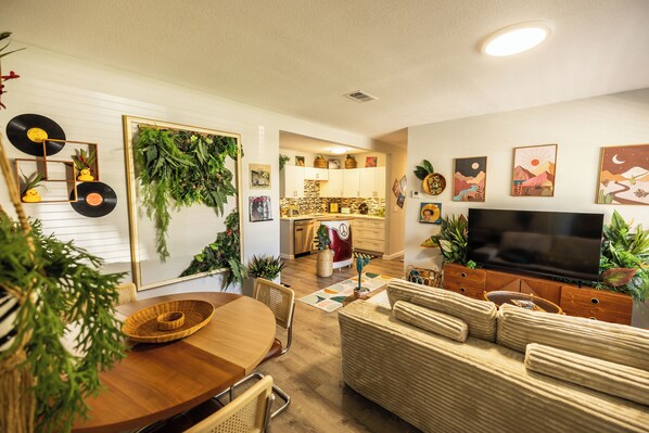 Smart TV, fireplace - The Neptune House w/ Pool & Near Ocean! (St. Petersburg)