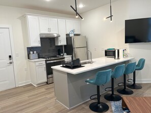 Mikrowelle, Ofen, Herdplatte, Geschirrspüler