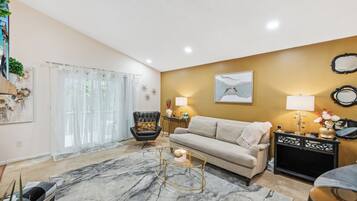 智能电视、壁炉