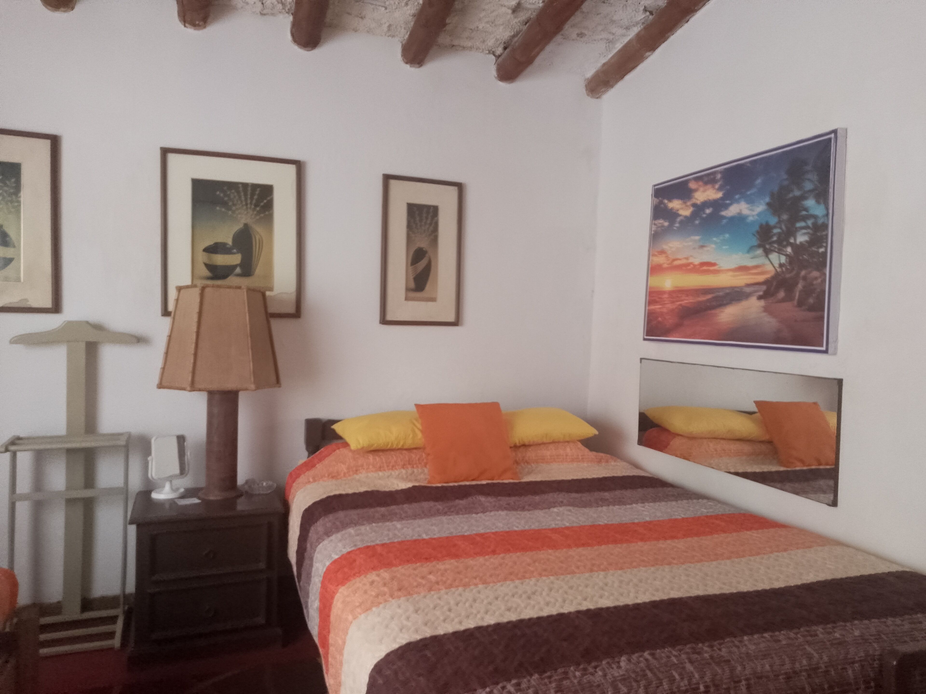 2 habitaciones, tabla de planchar con plancha y wifi 