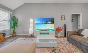 Smart-TV, Kamin, Videospiele, Bücher