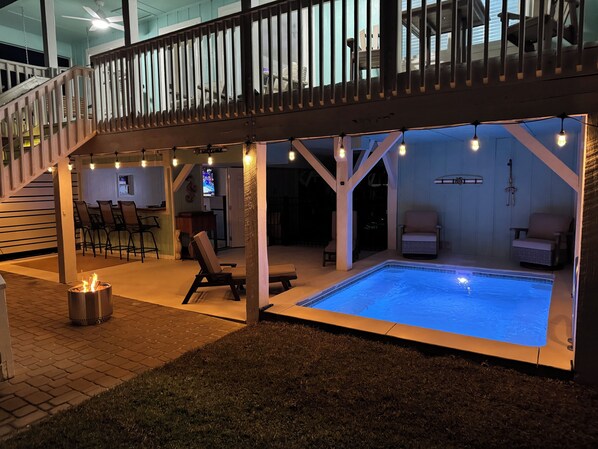 Outdoor pool, a heated pool