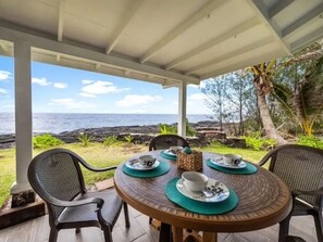 Outdoor dining - Ocean Front Paradise with Hot Tub in Hawaiian Paradise Park Kea'au (Keaau)