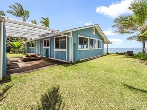 Exterior - Ocean Front Paradise with Hot Tub in Hawaiian Paradise Park Kea'au (Keaau)