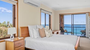 6 bedrooms, desk, WiFi, bed sheets