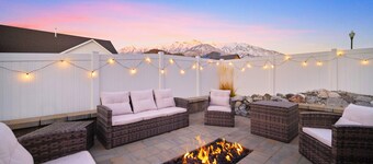 #1 Summer Retreat/Custom Sauna/Theatre/Lux MTN Spa