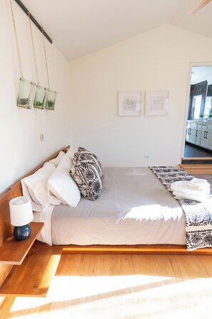 3 bedrooms, desk, iron/ironing board, WiFi