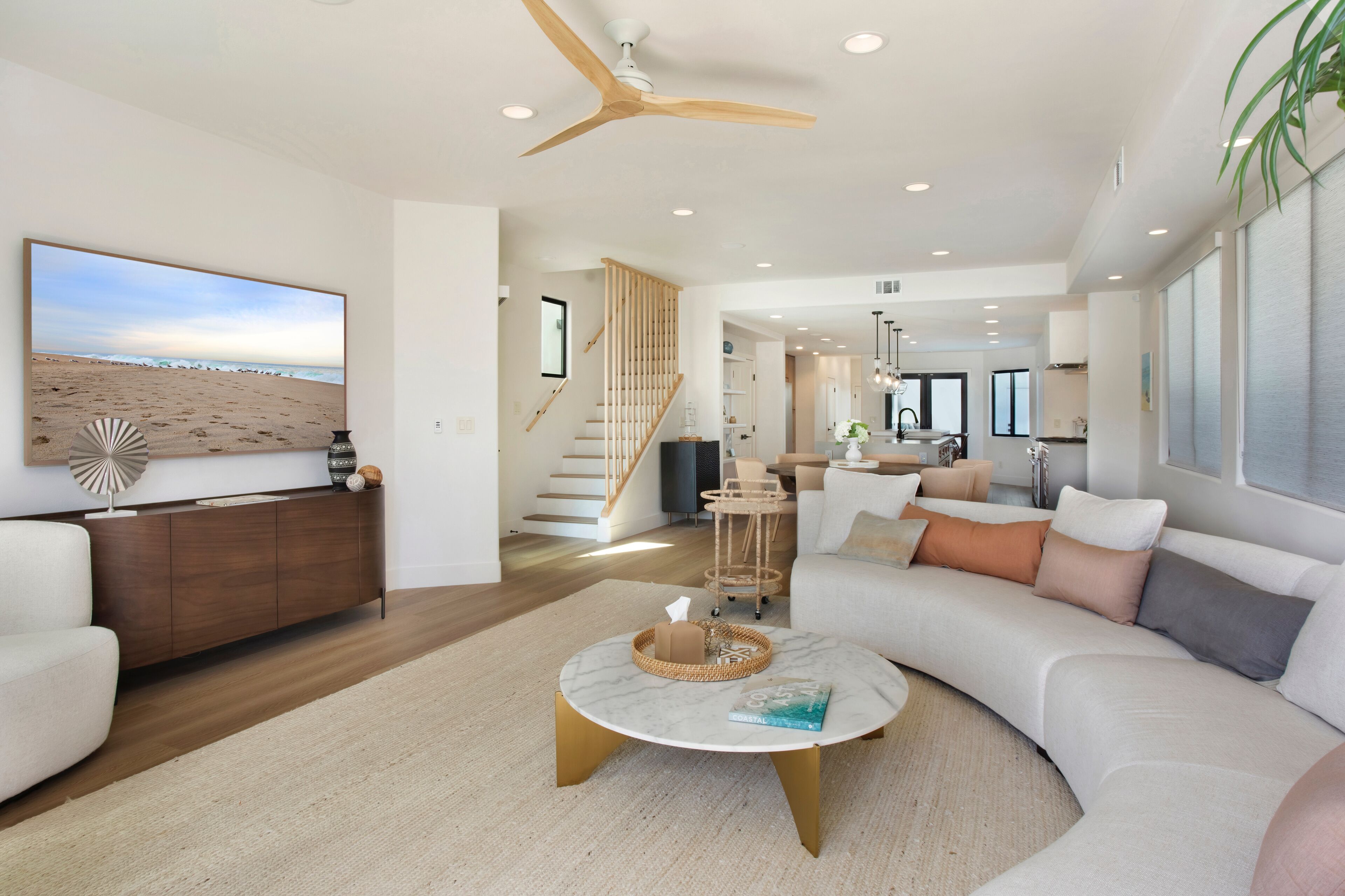 Smart TV, books, stereo