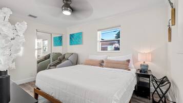 3 habitaciones, escritorio, tabla de planchar con plancha y wifi gratis