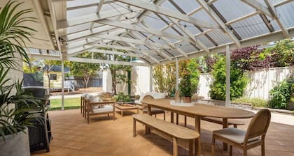 Bayleaf Retreat~Family & Pet Friendly Beach Escape