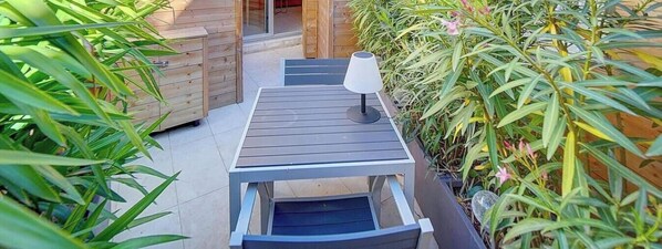 Outdoor dining - JOLI STUDIO BELLE TERRASSE CENTRE CANNES A0B169 (Cannes)