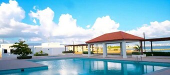 BabyTash City & Ocean View Charming 2-bedroom apartment with WiFi, AC  Portmore