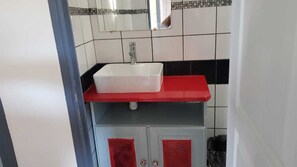 Dusche, Handtücher, Toilettenpapier