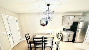 Dining - The Tiled Waters Retreat (Brandon)