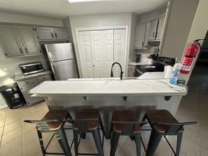 Fridge, microwave, oven, stovetop - The Tiled Waters Retreat (Brandon)