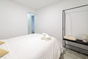 2 habitaciones, tabla de planchar con plancha y internet