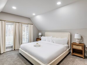 4 عدّة غرف نوم ومكواة/لوح كي وواي فاي وملاءات أسرّة