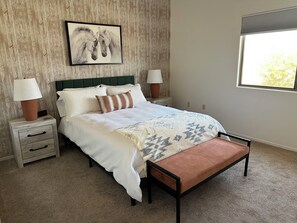 3 bedrooms, desk, iron/ironing board, free WiFi - Beautiful Mountain Views with New Furniture in The Springs (Green Valley)