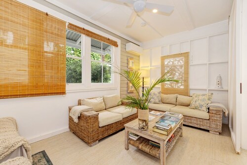 50HSB your Island Oasis 
 "BEST BEACH" Horseshoe Bay 

Magnetic Island