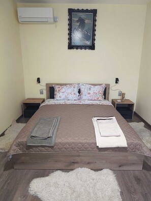 Klassieke tweepersoonskamer | Gratis wifi, beddengoed