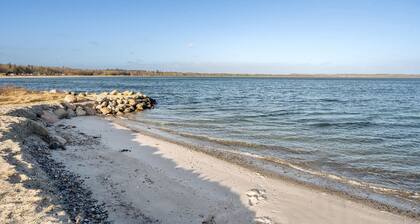 Gorgeous home in Juelsminde with WiFi