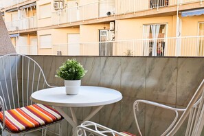 Outdoor dining - BLATT BEACH comfort apartments (Benidorm)