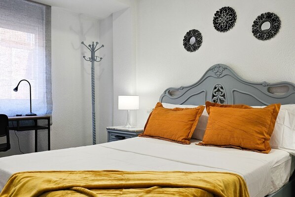 2 bedrooms, WiFi, bed sheets
