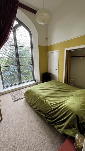 4 bedrooms, WiFi, bed sheets - Tranquil Church, converted into 4 bedroom home, in the heart of Fife, Scotland (Milton of Balgonie)