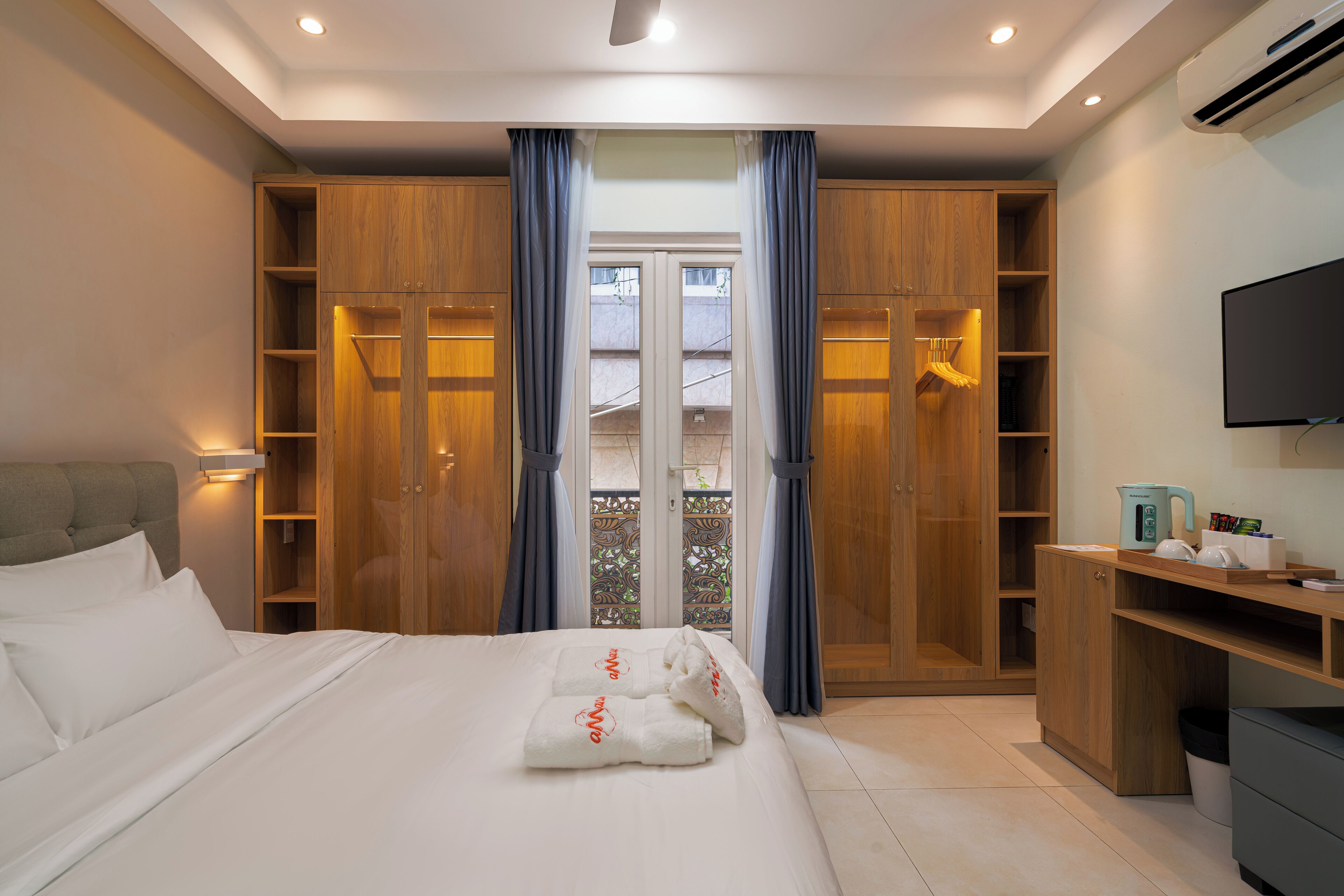 بديكورات فريدة لكل غرفة وطراز فريد لكل وحدة وتجهيزات عازلة للصوت