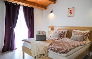 5 bedrooms, iron/ironing board, travel cot, free WiFi