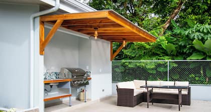 Villa El Perezoso, hot tub, close 2 beach!
