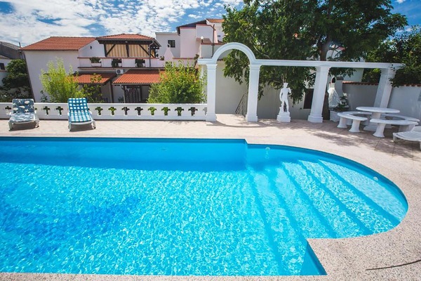 pool