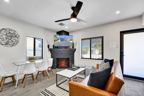 TV connectée, cheminée