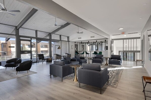 Interior - Heart of Old Town (Gym, Jacuzzi) (Scottsdale)