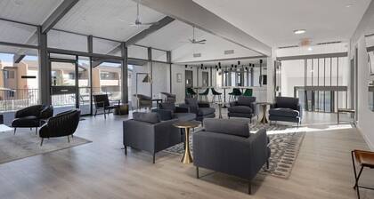 Heart of Old Town (Gym, Jacuzzi)