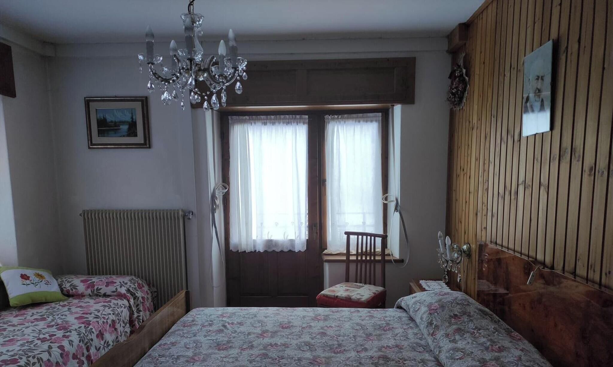 1 bedroom, bed sheets