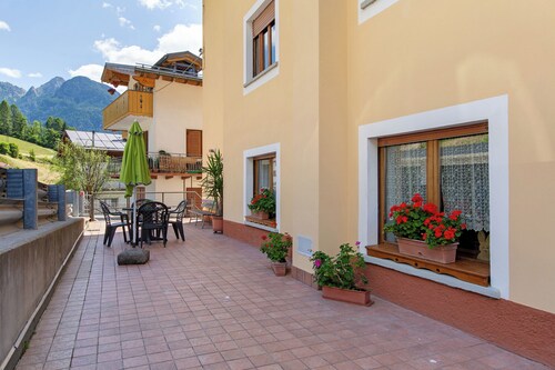 Chambre 'Pini' avec vue sur la montagne et balcon