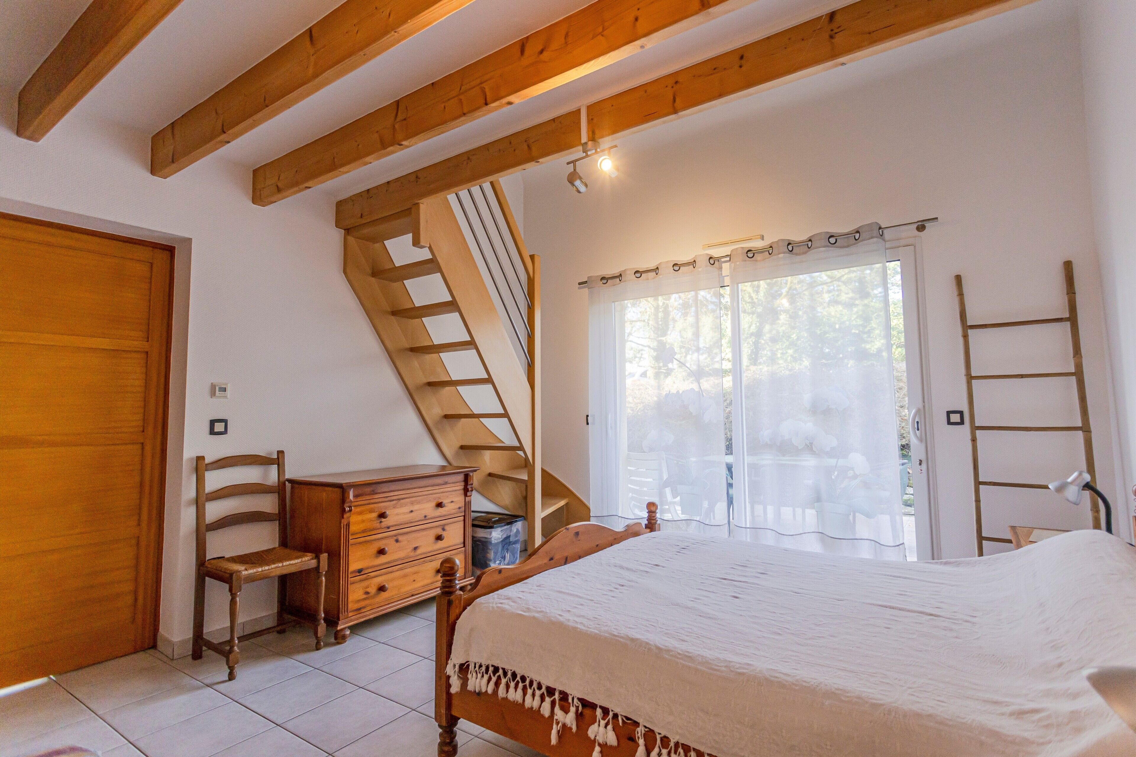 4 bedrooms, free WiFi, bed sheets, wheelchair access