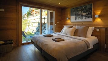 4 bedrooms, WiFi, bed sheets