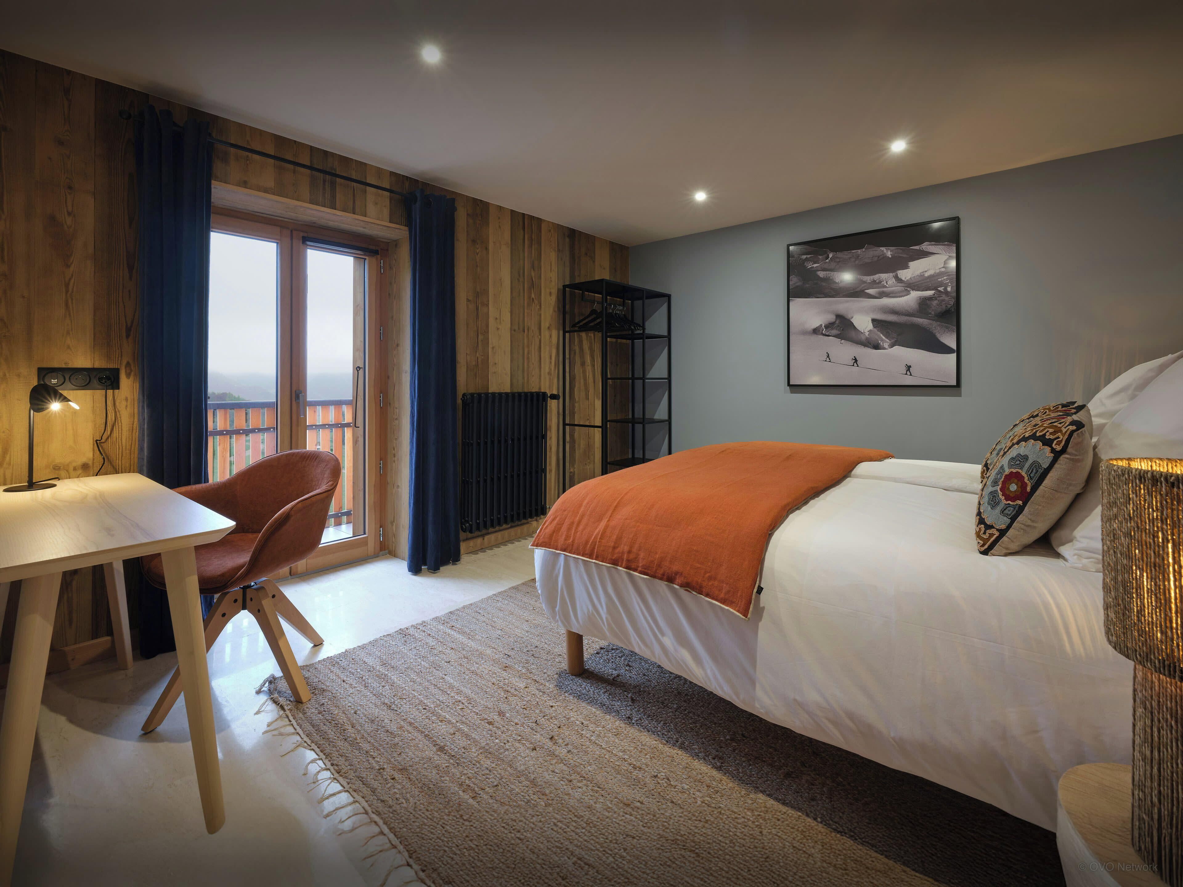 7 bedrooms, iron/ironing board, WiFi, bed sheets