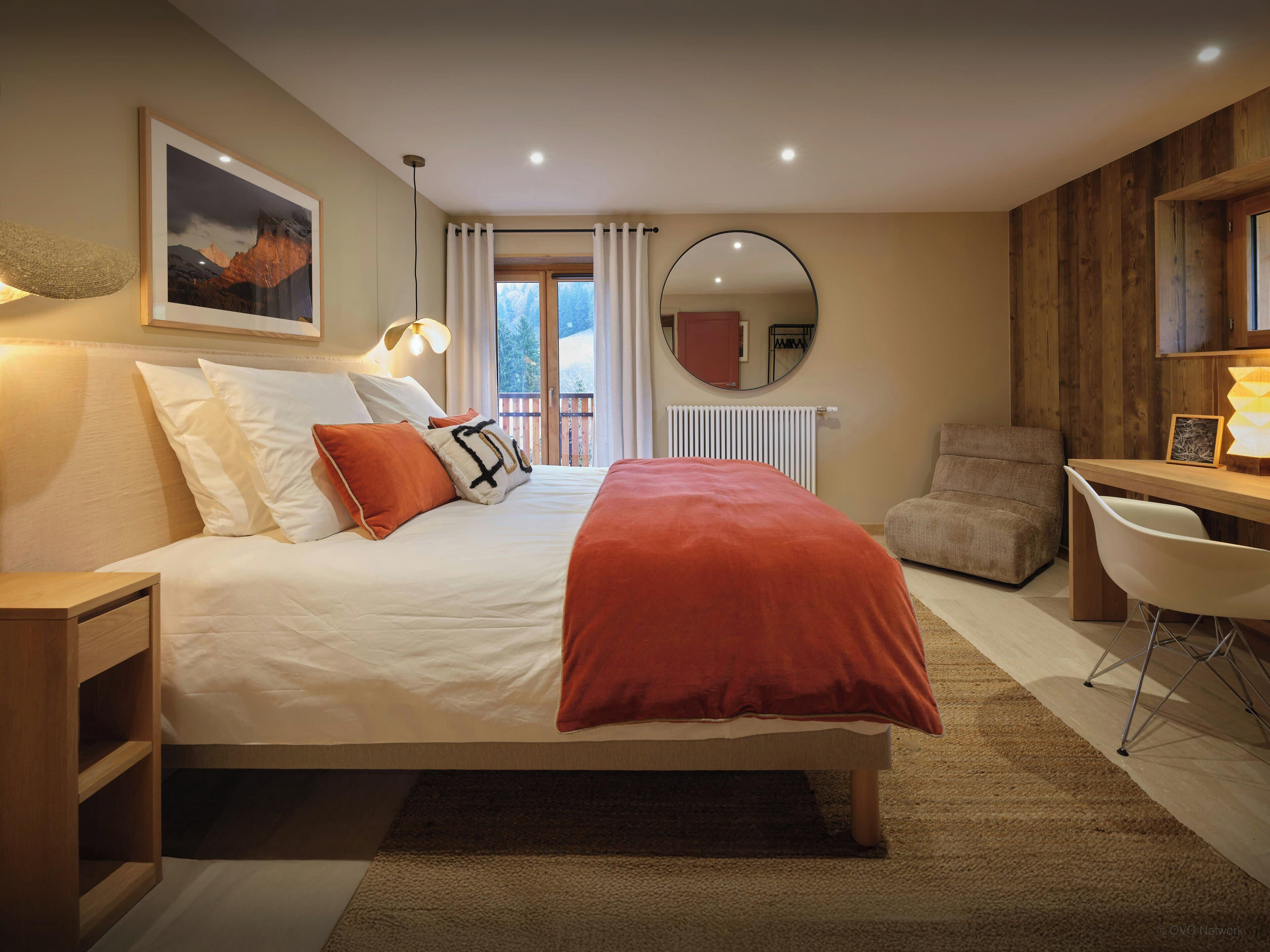 7 chambres, fer et planche à repasser, Wi-Fi, draps fournis