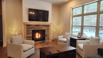 TV connectée, cheminée