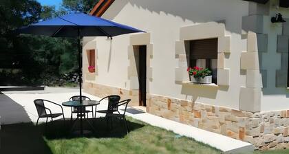 Country House 'El Aterpe 1' with Mountain View, Private Terrace and Wi-Fi