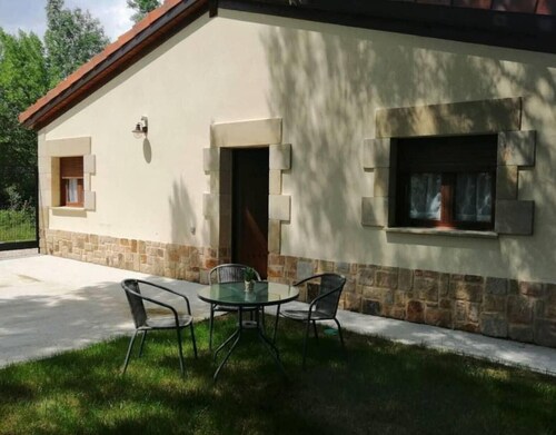 Peaceful Rural House in Soria with Private Garden and Nature