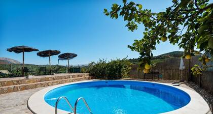 Country House 'Casa Rural El Rincon' with Mountain View, Wi-Fi and Air Conditioning