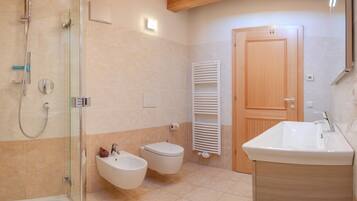 淋浴設備、風筒、提供毛巾