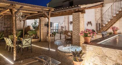 Room 'María' with Shared Pool, Shared Terrace and Wi-Fi