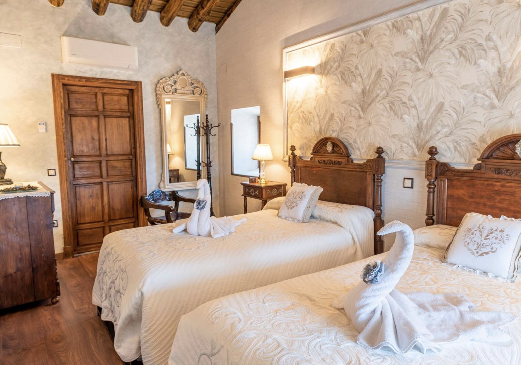 1 slaapkamer, een strijkplank/strijkijzer, gratis wifi, beddengoed