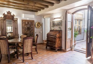 تناول الطعام