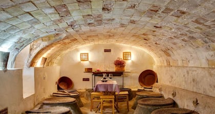 Apartment 'Plaza Vieja En Bullas' with Balcony, Wi-Fi and Air Conditioning